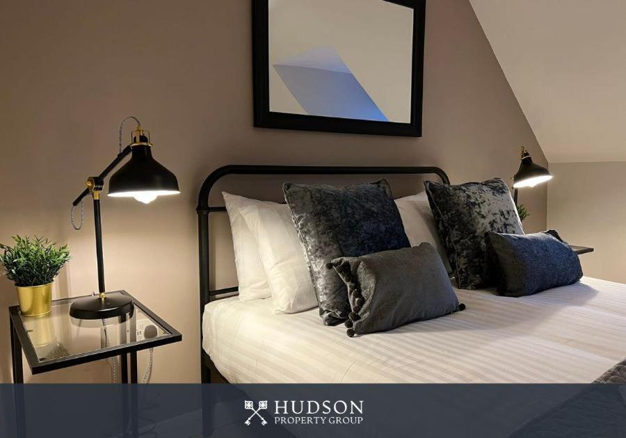 Vila Telford Townhouse With Parking And Garden Exteriér fotografie