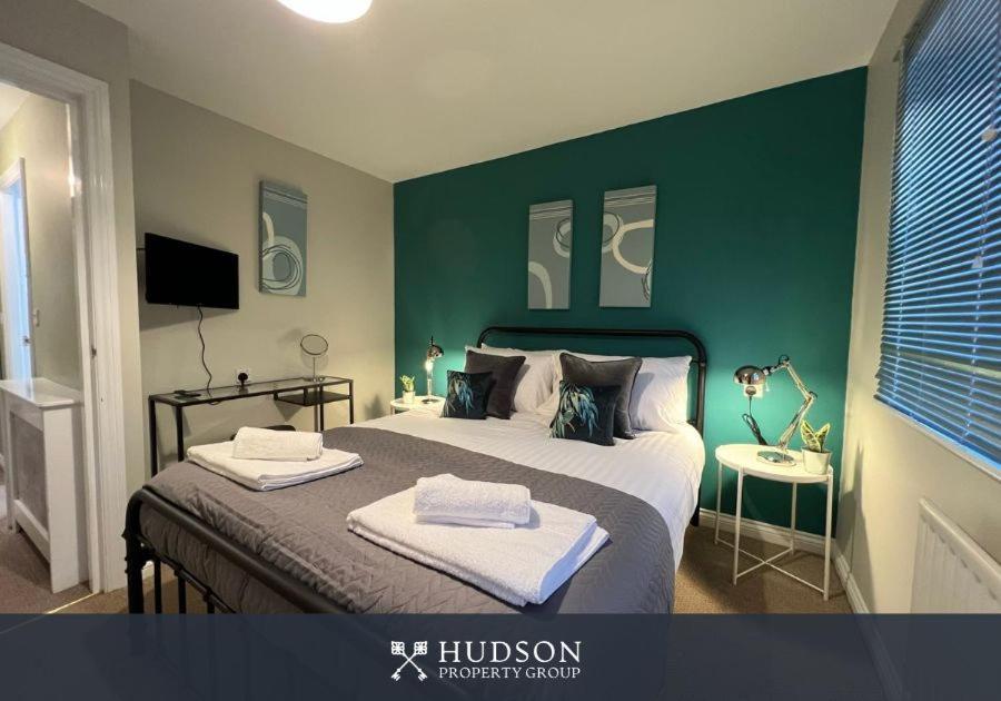 Vila Telford Townhouse With Parking And Garden Exteriér fotografie