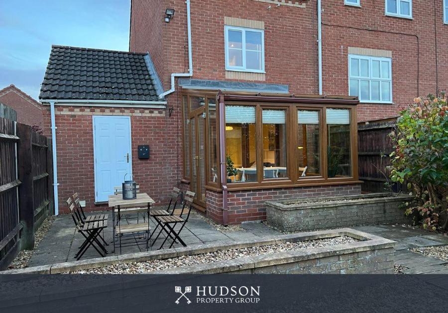Vila Telford Townhouse With Parking And Garden Exteriér fotografie