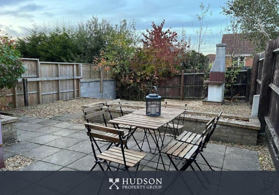Vila Telford Townhouse With Parking And Garden Exteriér fotografie