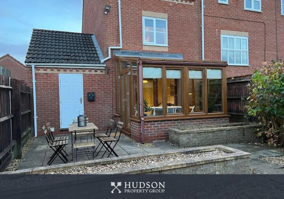 Vila Telford Townhouse With Parking And Garden Exteriér fotografie