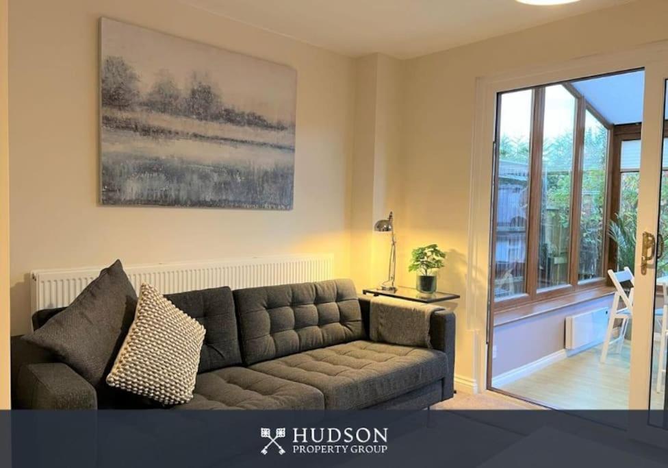 Vila Telford Townhouse With Parking And Garden Exteriér fotografie